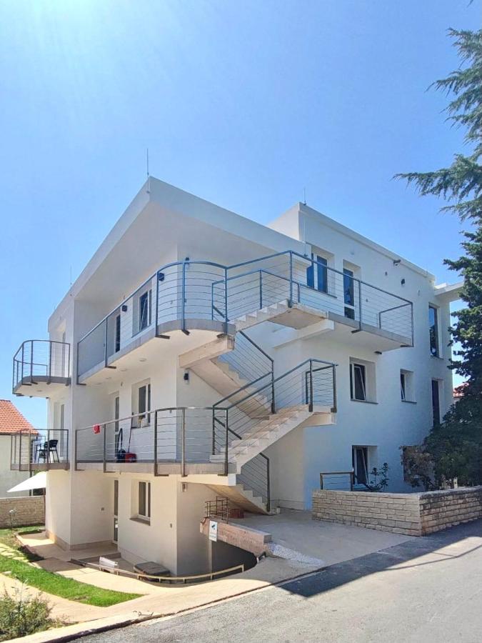 Guesthouse - Hotel California Novalja Exterior photo